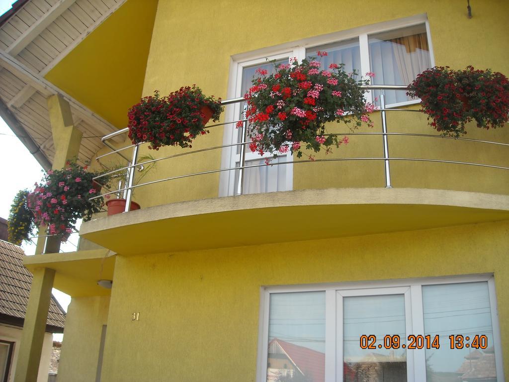 Casa Judith Турда Екстериор снимка